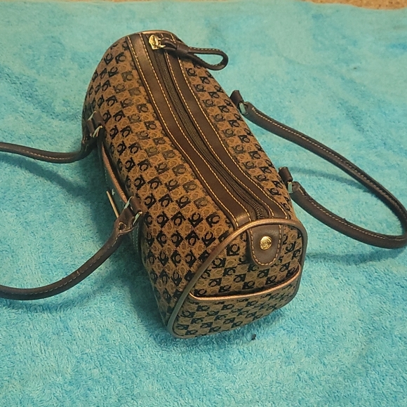 💥💥💥Limited time flash offer!!!💥💥💥Small, round, brown purse. - Picture 2 of 8